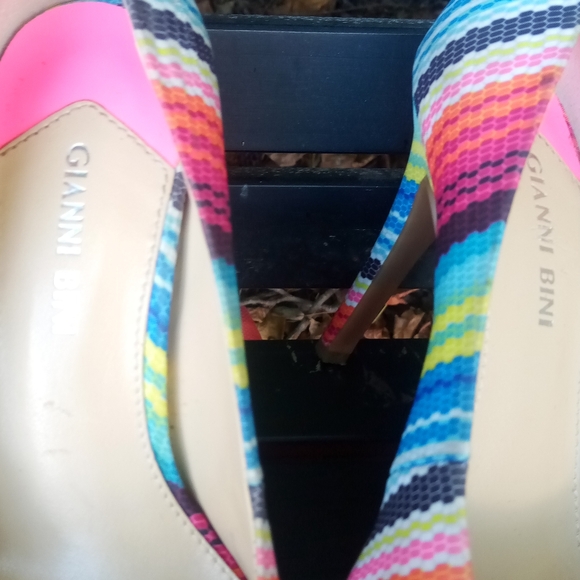 Gianni Bini Multi color Fabric Heels - Picture 8 of 10